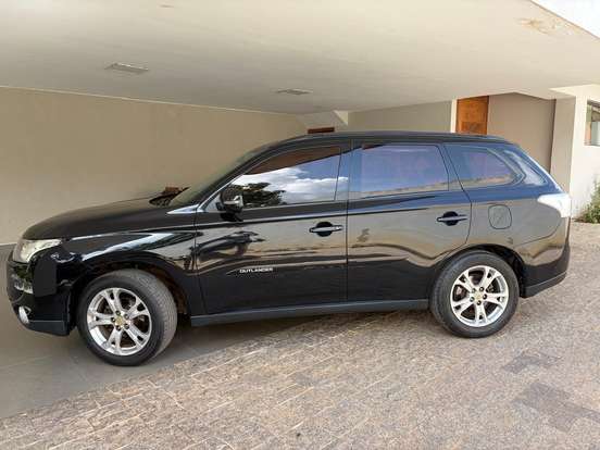 MITSUBISHI-OUTLANDER-2.0 16V GASOLINA 4P AUTOMÁTICO MITSUBISHI-OUTLANDER-2014