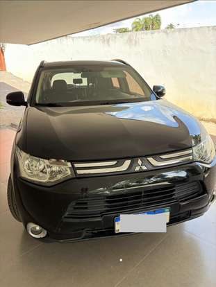 MITSUBISHI-OUTLANDER-2014