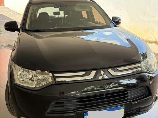MITSUBISHI-OUTLANDER-2.0 16V GASOLINA 4P AUTOMÁTICO MITSUBISHI-OUTLANDER-2014