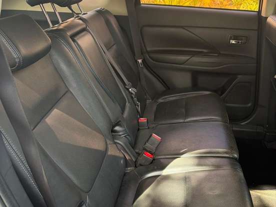 MITSUBISHI-OUTLANDER-2.0 16V GASOLINA 4P AUTOMÁTICO MITSUBISHI-OUTLANDER-2014