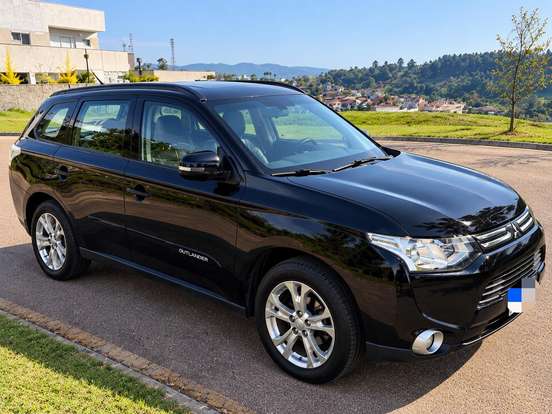 MITSUBISHI-OUTLANDER-2.0 16V GASOLINA 4P AUTOMÁTICO MITSUBISHI-OUTLANDER-2013