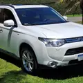 MITSUBISHI OUTLANDER 3.0 GT 4X4 V6 24V GASOLINA 4P AUTOMÁTICO MITSUBISHI OUTLANDER 3.0 GT 4X4 V6 24V GASOLINA 4P AUTOMÁTICO