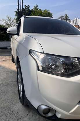 MITSUBISHI-OUTLANDER-2014