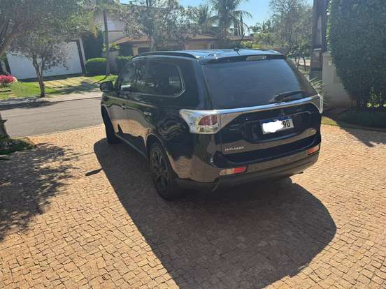 MITSUBISHI-OUTLANDER-3.0 GT 4X4 V6 24V GASOLINA 4P AUTOMÁTICO MITSUBISHI-OUTLANDER-2014
