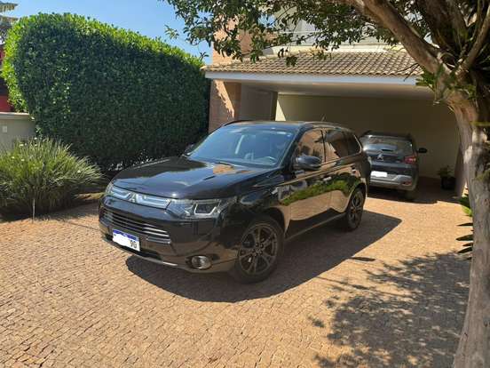 MITSUBISHI-OUTLANDER-3.0 GT 4X4 V6 24V GASOLINA 4P AUTOMÁTICO MITSUBISHI-OUTLANDER-2014