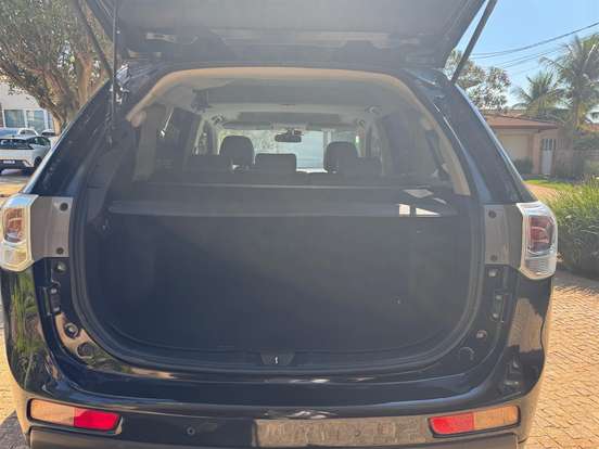 MITSUBISHI-OUTLANDER-2014