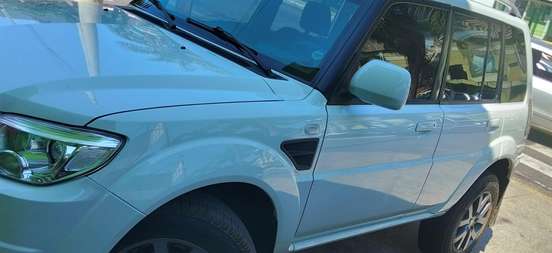 MITSUBISHI-PAJERO TR4-2015