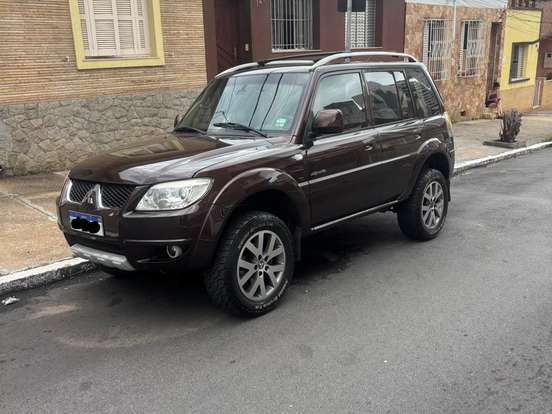 MITSUBISHI-PAJERO TR4-2.0 4X4 16V 140CV FLEX 4P AUTOMÁTICO MITSUBISHI-PAJERO TR4-2014