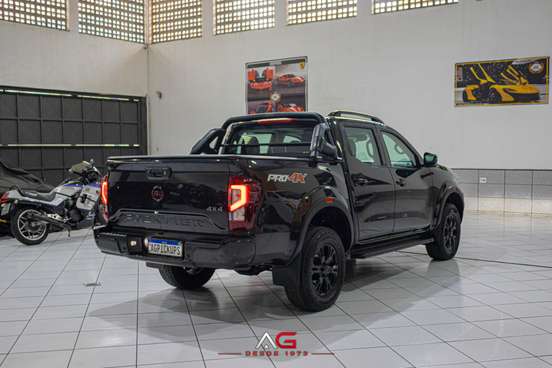 NISSAN-FRONTIER-2025