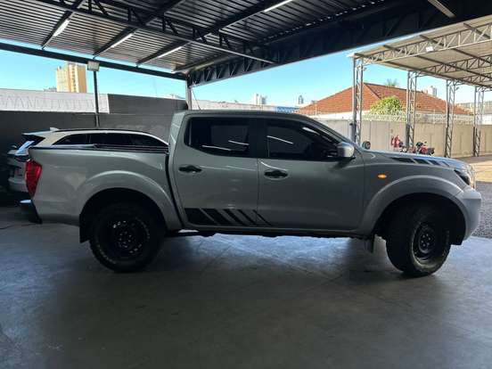 NISSAN-FRONTIER-2022