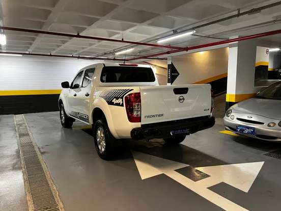 NISSAN-FRONTIER-2021