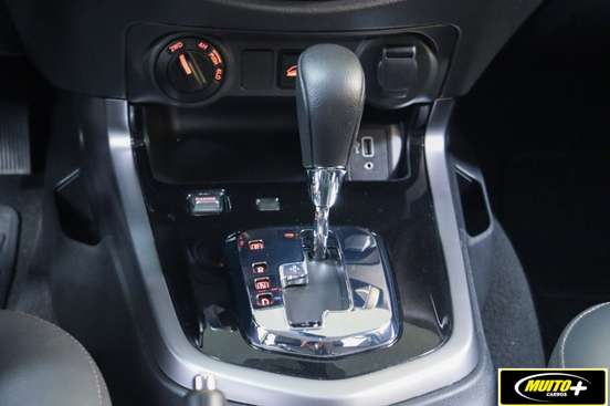 NISSAN-FRONTIER-2024