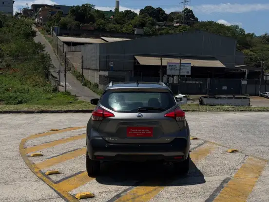 NISSAN-KICKS-2020