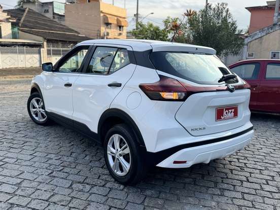 NISSAN-KICKS-2023