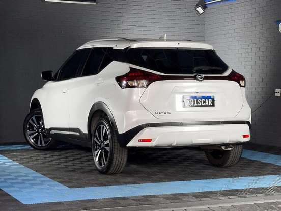 NISSAN-KICKS-2023