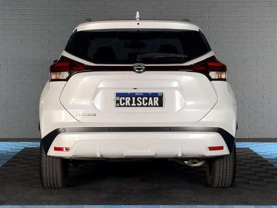 NISSAN-KICKS-2023