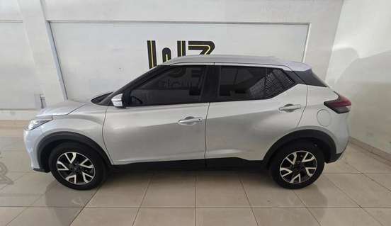 NISSAN-KICKS-2023