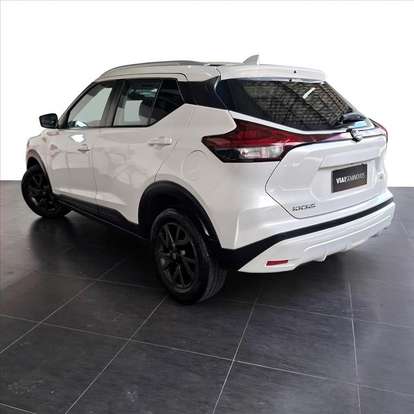 NISSAN-KICKS-2023