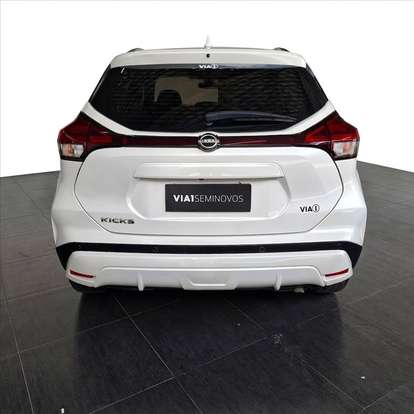 NISSAN-KICKS-2023