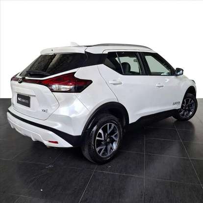NISSAN-KICKS-2023