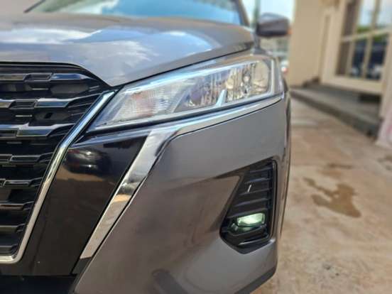 NISSAN-KICKS PLAY-2025