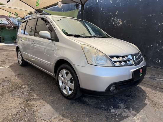 NISSAN-LIVINA-1.8 SL 16V FLEX 4P AUTOMÁTICO NISSAN-LIVINA-2010
