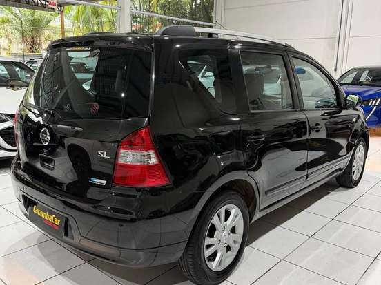 NISSAN-LIVINA-1.8 SL 16V FLEX 4P AUTOMÁTICO NISSAN-LIVINA-2012