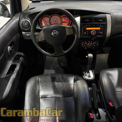 NISSAN-LIVINA-2012