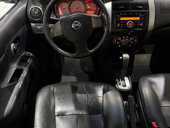 NISSAN-LIVINA-1.8 SL 16V FLEX 4P AUTOMÁTICO NISSAN-LIVINA-2012