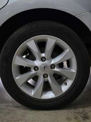 NISSAN-SENTRA-2011