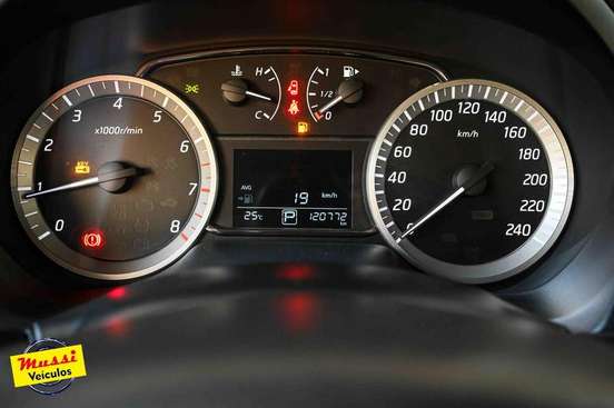 NISSAN-SENTRA-2.0 SV 16V FLEX 4P AUTOMÁTICO NISSAN-SENTRA-2013