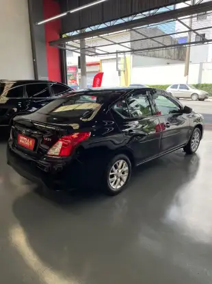 NISSAN-VERSA-2019