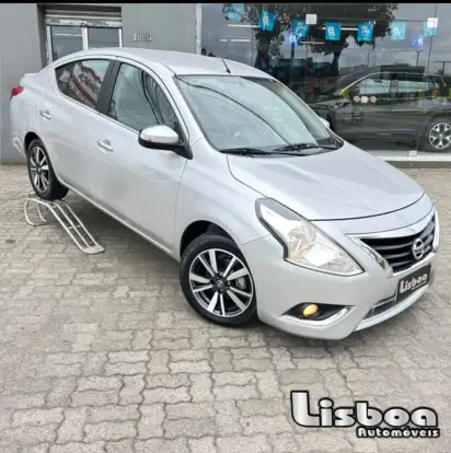 NISSAN-VERSA-2019
