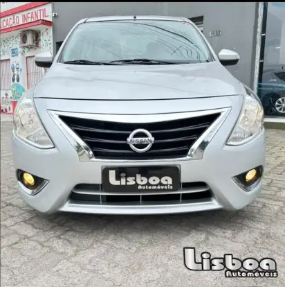 NISSAN-VERSA-2019