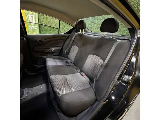 NISSAN-VERSA-2018