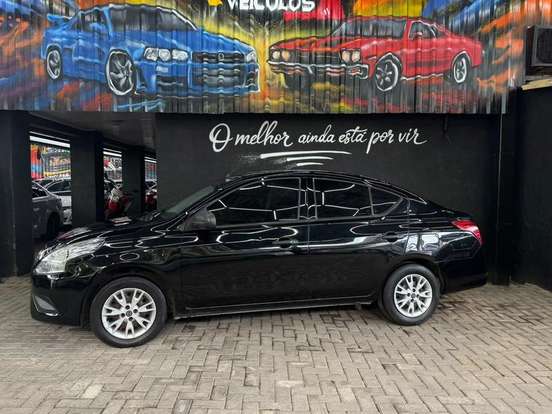 NISSAN-VERSA-2021