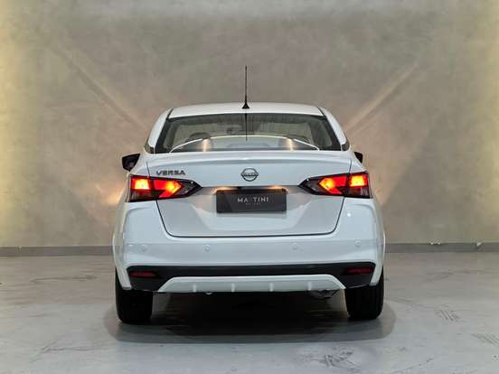 NISSAN-VERSA-2025