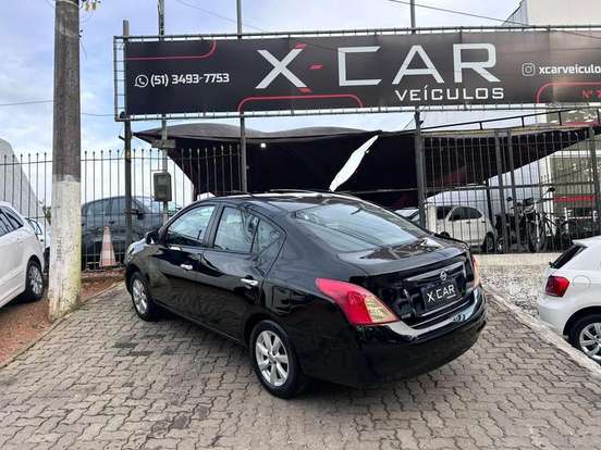 NISSAN-VERSA-2012
