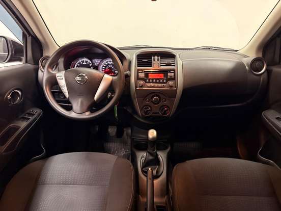 NISSAN-VERSA-2016