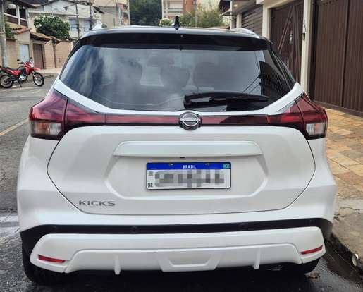 NISSAN-KICKS-2023