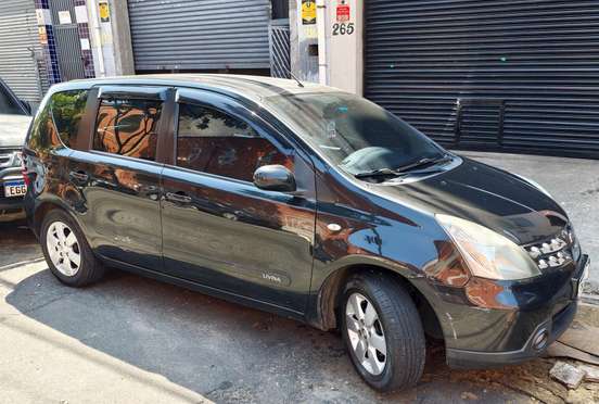 NISSAN-LIVINA-2009