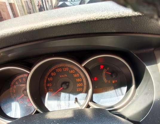 NISSAN-LIVINA-2009