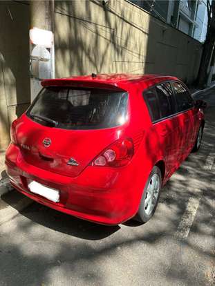 NISSAN-TIIDA-2012