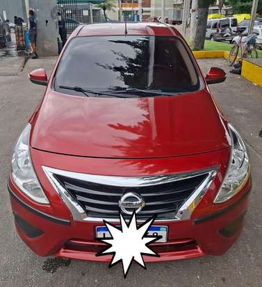 NISSAN-VERSA-2020