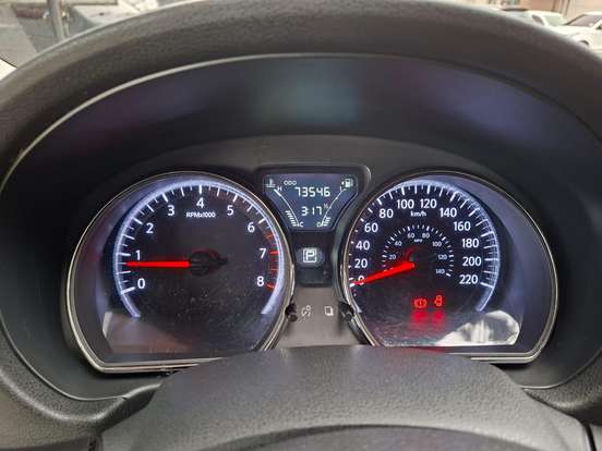 NISSAN-VERSA-2020