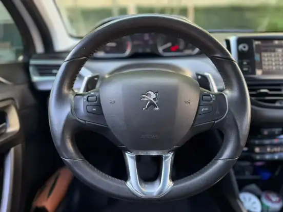 PEUGEOT-2008-1.6 16V FLEX GRIFFE 4P AUTOMÁTICO PEUGEOT-2008-2016