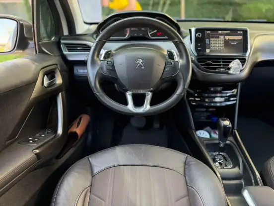 PEUGEOT-2008-1.6 16V FLEX GRIFFE 4P AUTOMÁTICO PEUGEOT-2008-2016