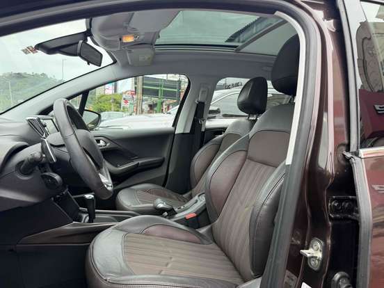 PEUGEOT-2008-1.6 16V FLEX GRIFFE 4P AUTOMÁTICO PEUGEOT-2008-2016