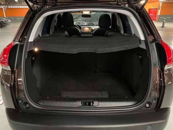 PEUGEOT-2008-2017