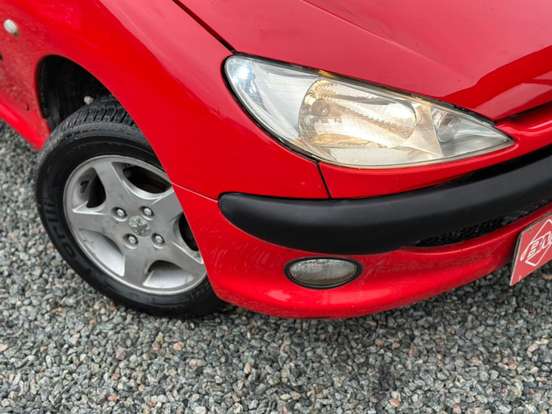 PEUGEOT-206-1.4 SENSATION 8V FLEX 4P MANUAL PEUGEOT-206-2009